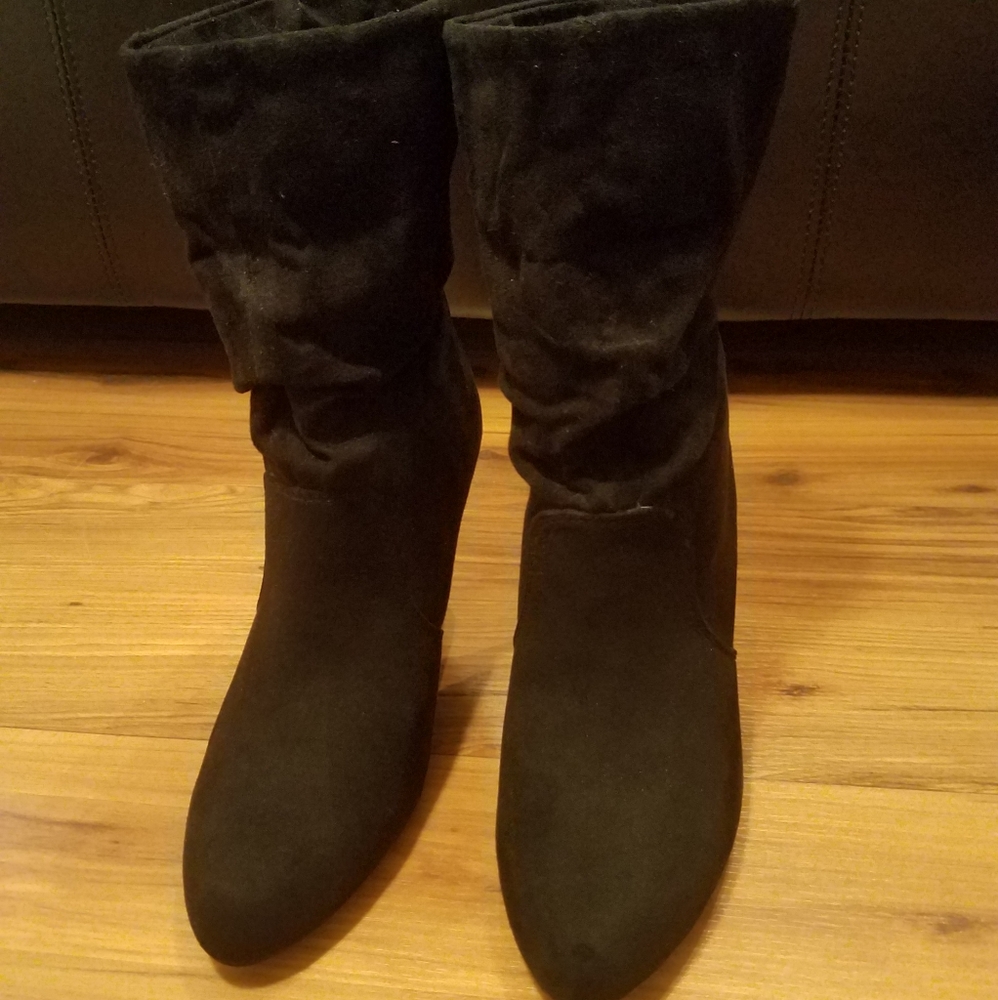 Express slouchy boots size 7